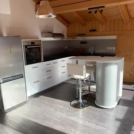 Half-chalet, South-facing, Overlooking Mont Pourri 아파트 *