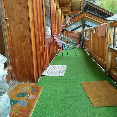 Half-chalet, South-facing, Overlooking Mont Pourri *